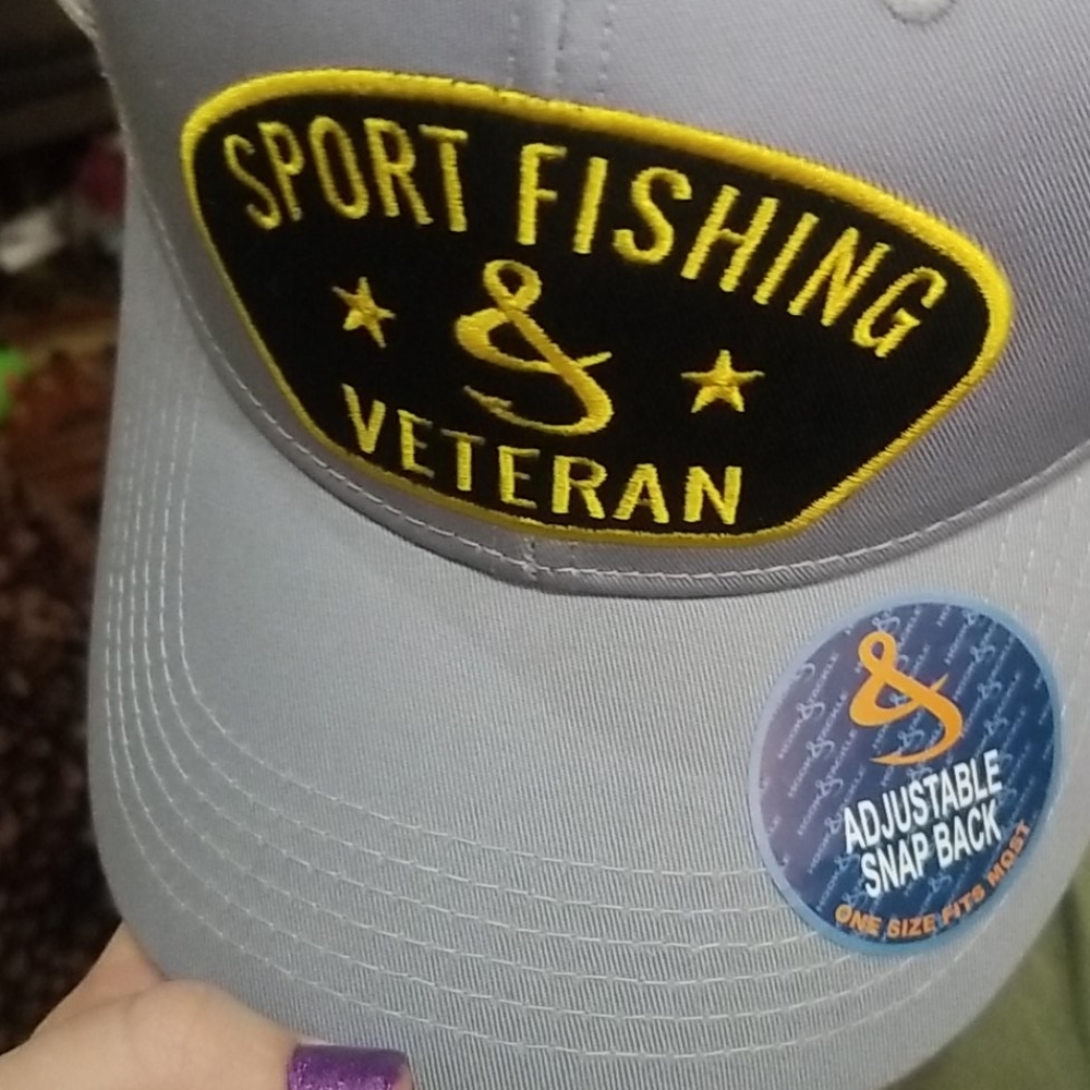 Hook & Tackle Snap back - Picture 3 of 5